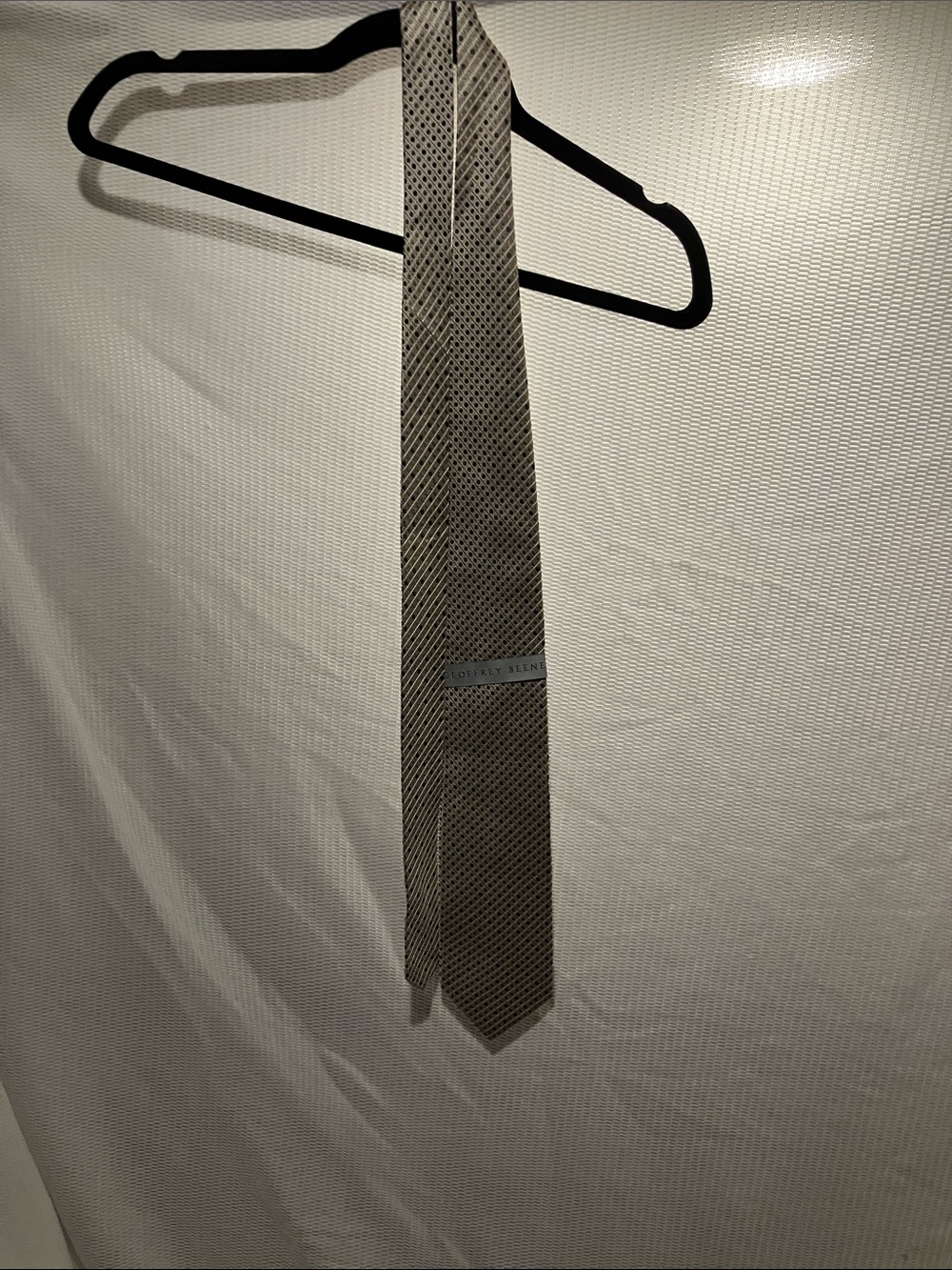 Geoffrey Beene Silver Taupe Geometric Silk Necktie - Picture 7 of 7